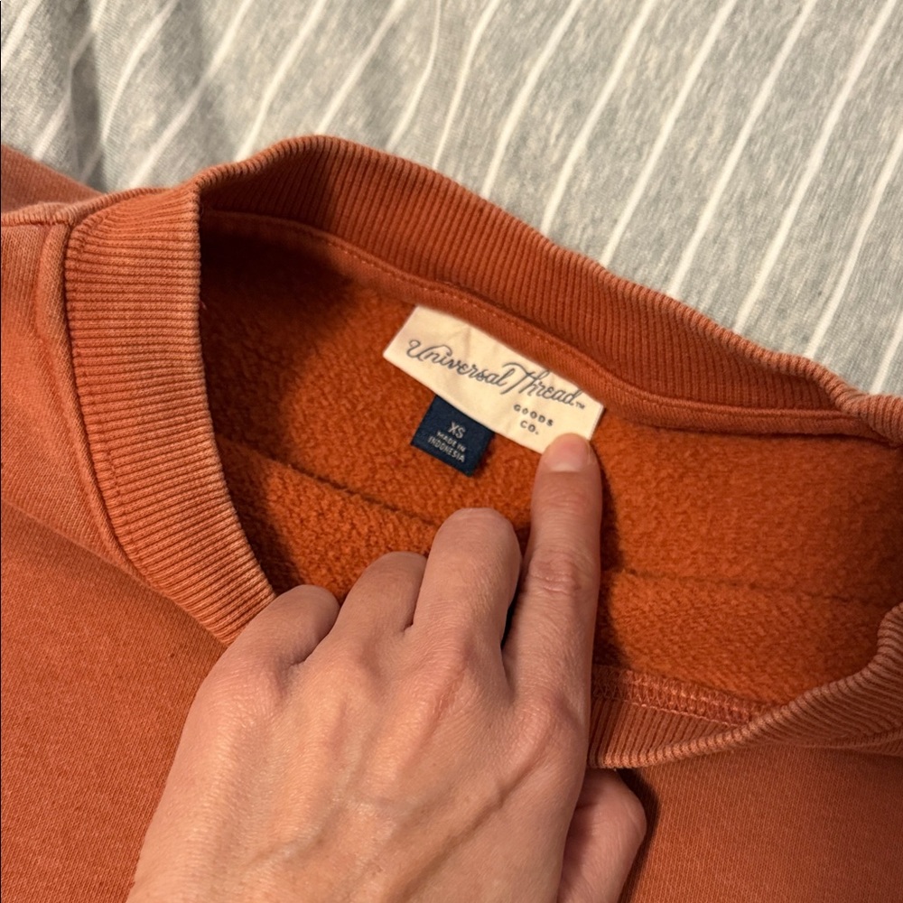 Universal Thread Women's Rust Sweatshirt - image 3